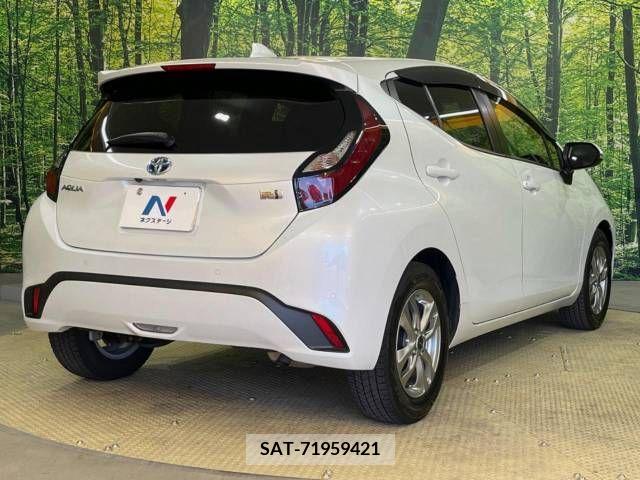 Toyota AQUA 2022-01 291857-17