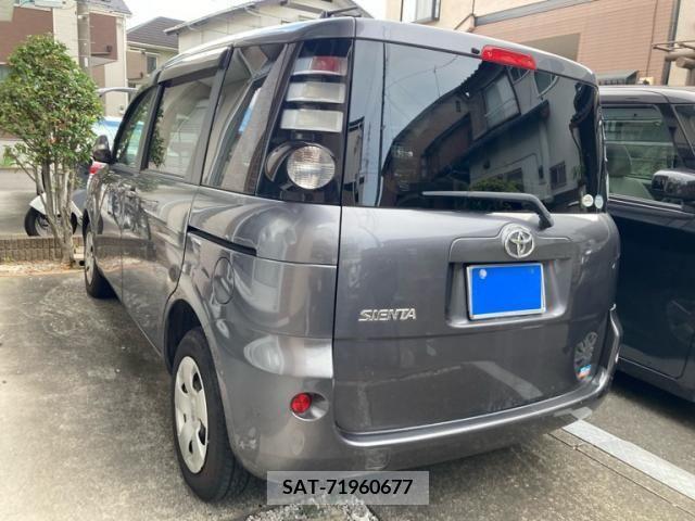 Toyota SIENTA 2009-08 394072-3