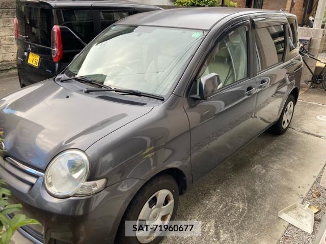 Toyota SIENTA 2009-08 394072-1