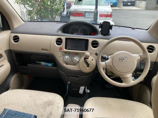 Toyota SIENTA 2009-08 394072-5