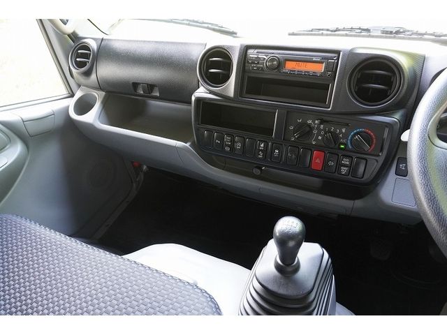 Hino DUTRO 2020-05 196072-26