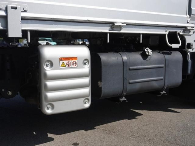 Hino DUTRO 2020-05 196072-18