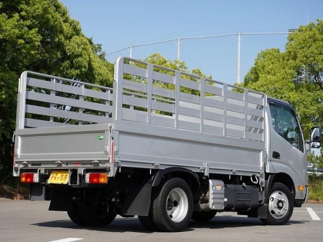 Hino DUTRO 2020-05 196072-1