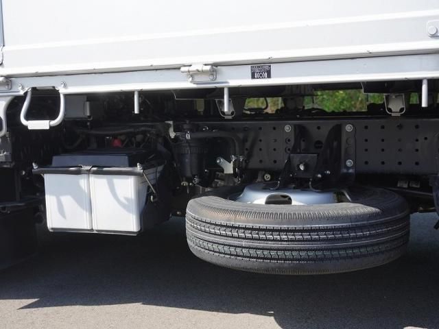 Hino DUTRO 2020-05 196072-19