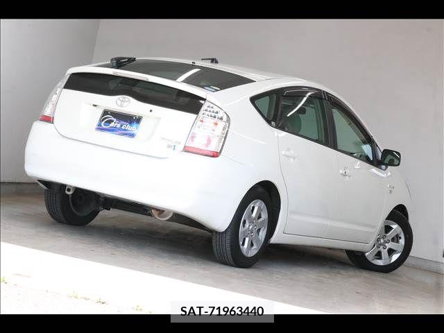 Toyota PRIUS 2007-12 282284-11