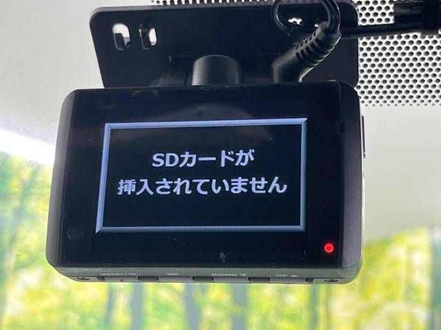 Toyota VOXY HYBRID 2018-11 12573-6