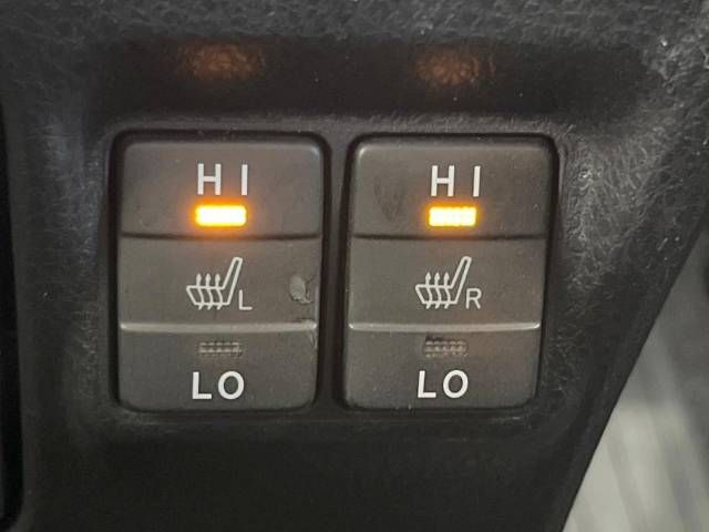 Toyota VOXY HYBRID 2018-11 12573-5