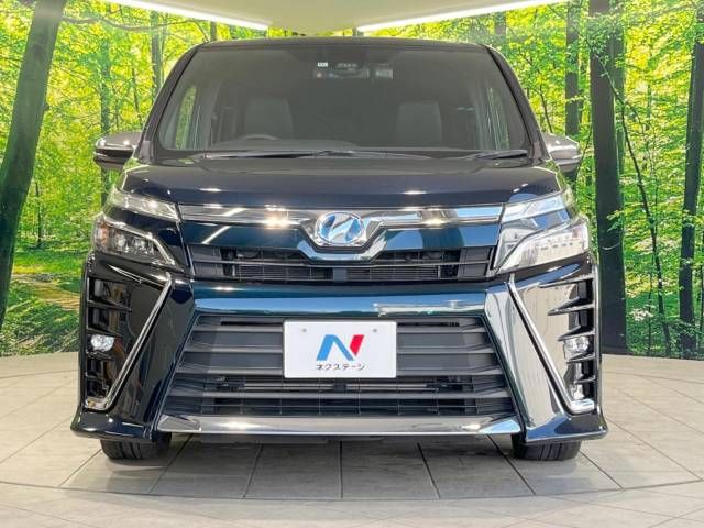Toyota VOXY HYBRID 2018-11 12573-15