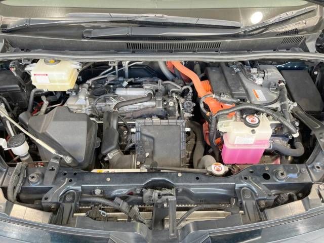 Toyota VOXY HYBRID 2018-11 12573-19