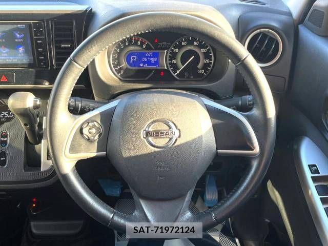 Nissan ROOX 2015-03 323771-7