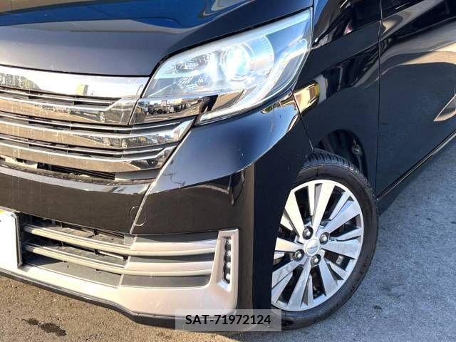 Nissan ROOX 2015-03 323771-8