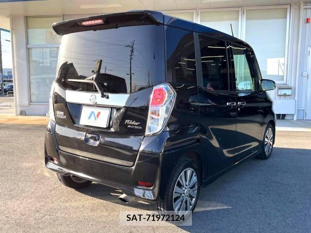 Nissan ROOX 2015-03 323771-11