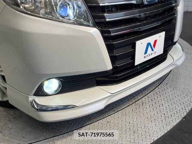 Toyota NOAH HYBRID 2014-05 279606-2