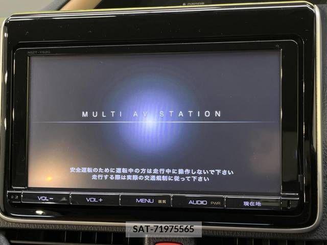 Toyota NOAH HYBRID 2014-05 279606-3