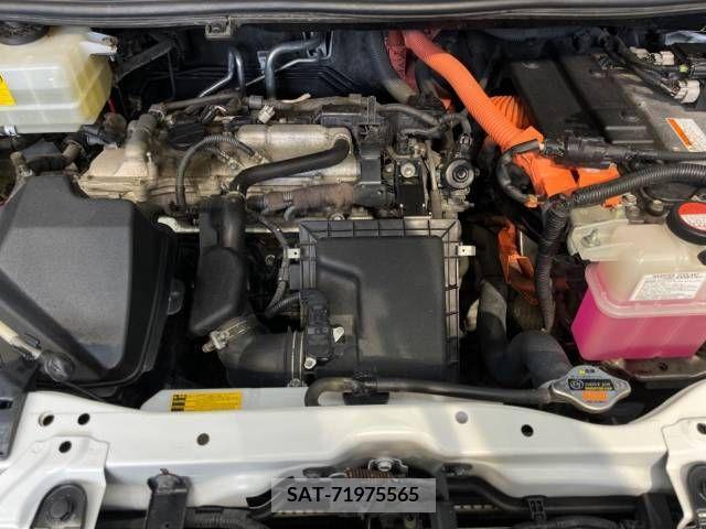 Toyota NOAH HYBRID 2014-05 279606-18
