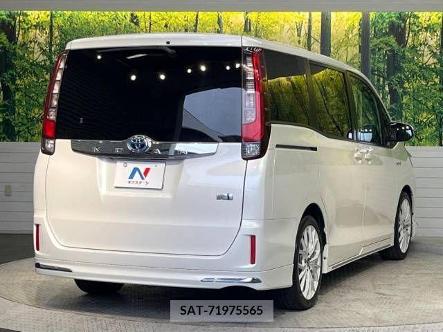 Toyota NOAH HYBRID 2014-05 279606-17