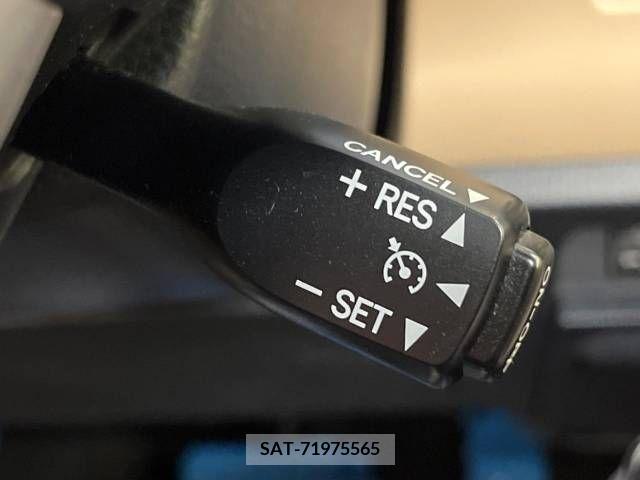 Toyota NOAH HYBRID 2014-05 279606-7