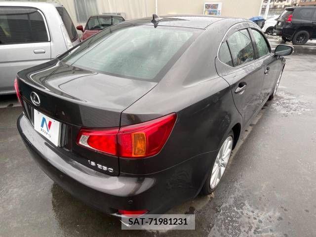 Lexus IS 2009-04 388391-17