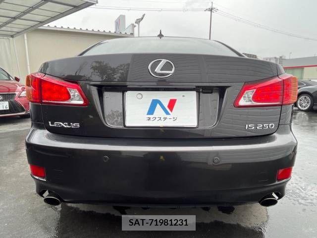 Lexus IS 2009-04 388391-13