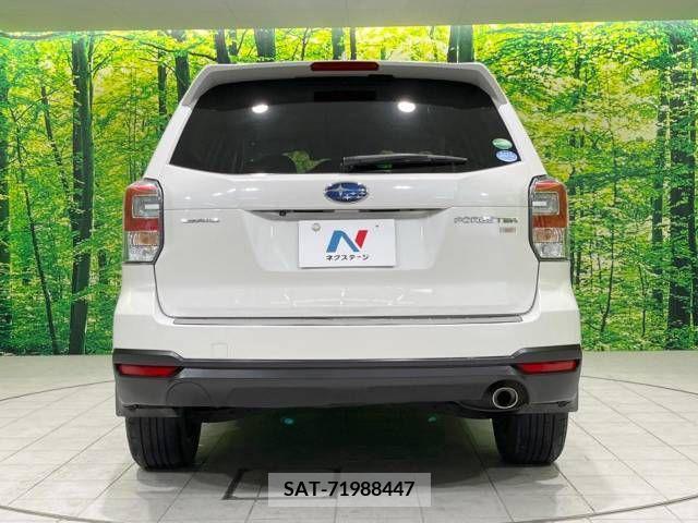 Subaru FORESTER 2018-06 270115-16