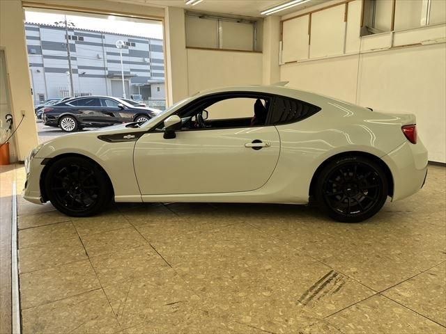 Toyota 86 2012-08 17385-7