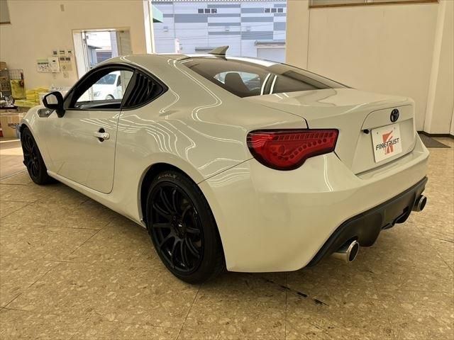 Toyota 86 2012-08 17385-6