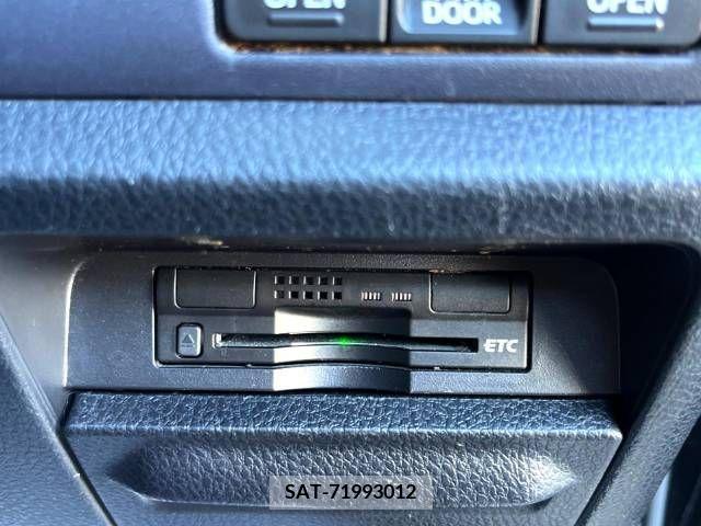 Toyota VOXY 2015-04 329901-7