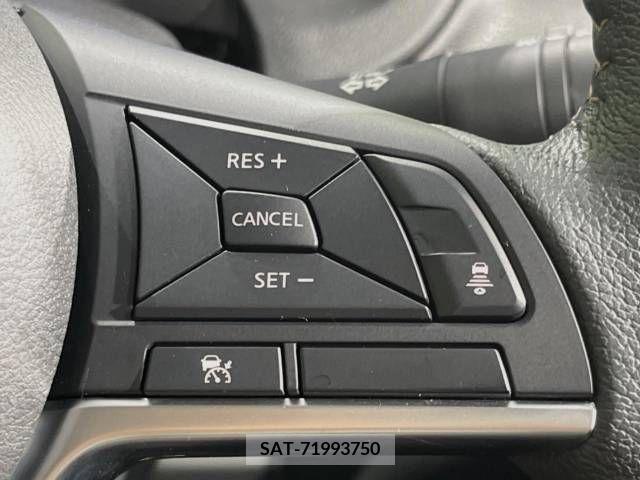 Nissan NOTE 2017-11 365420-7