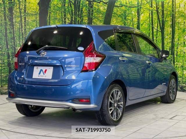Nissan NOTE 2017-11 365420-17