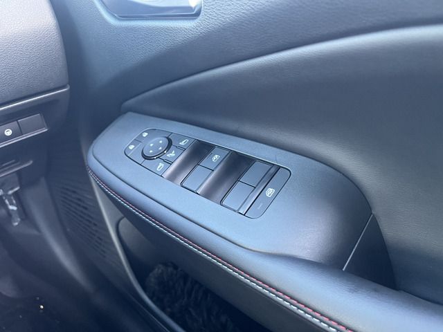 Nissan AURA 2022-04 186871-18