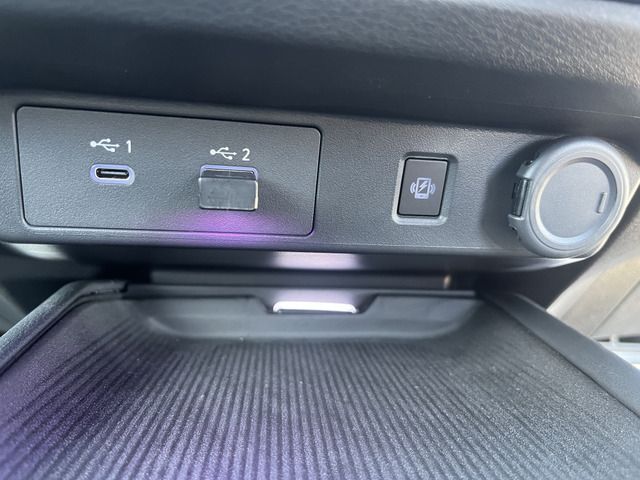 Nissan AURA 2022-04 186871-7