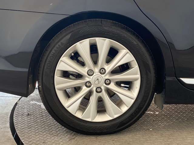 Lexus HS 2015-03 180538-17