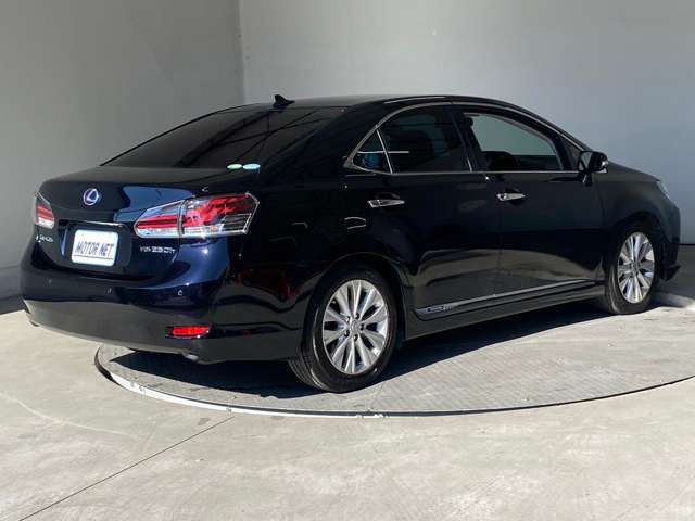 Lexus HS 2015-03 180538-10