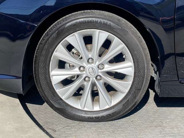 Lexus HS 2015-03 180538-15