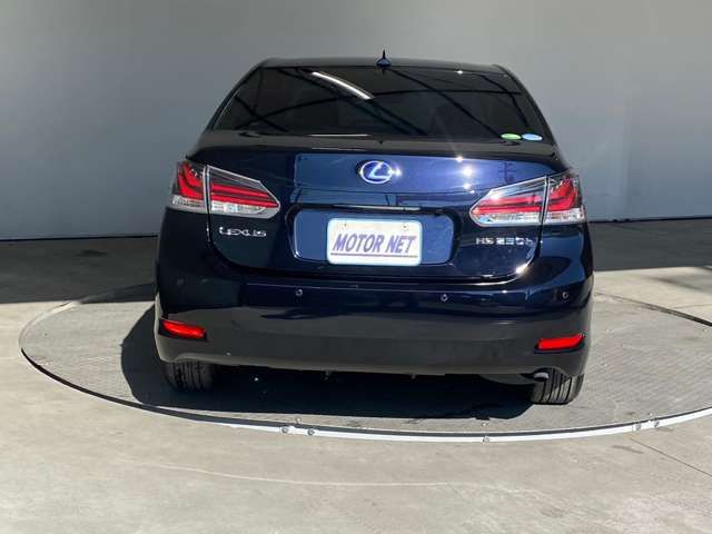 Lexus HS 2015-03 180538-11