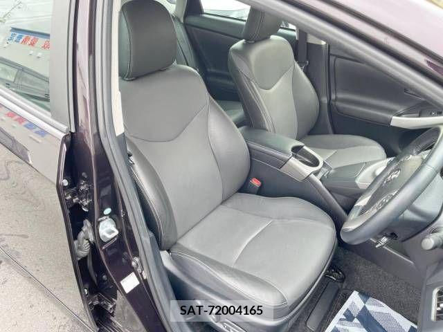 Toyota PRIUS 2015-08 385944-9