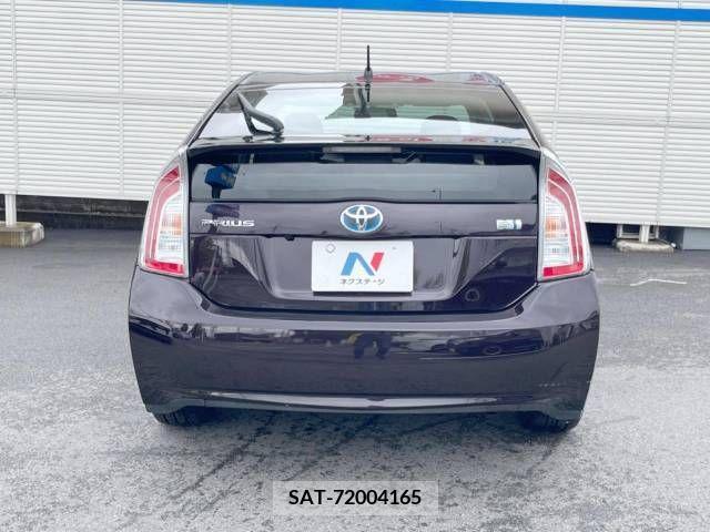 Toyota PRIUS 2015-08 385944-15
