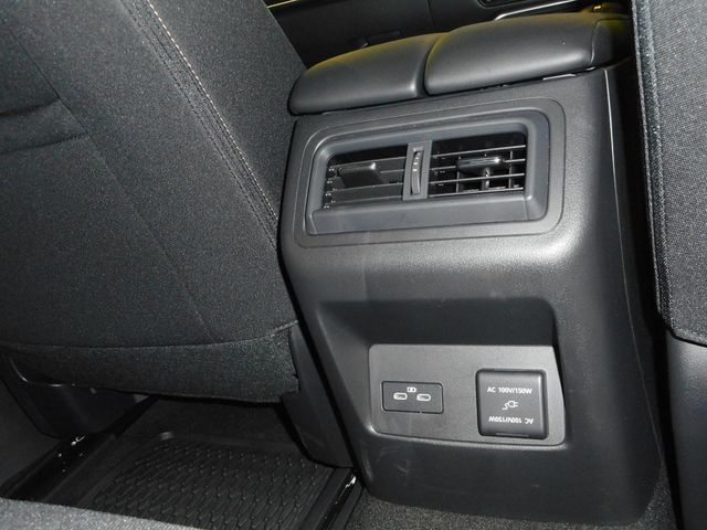 Mazda CX-60 2023-04 19835-24
