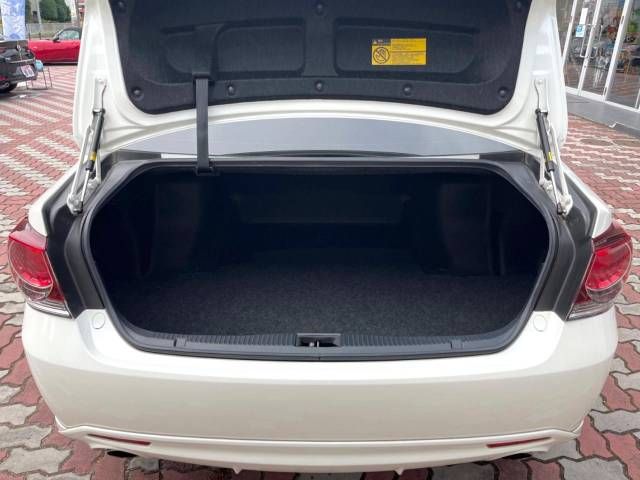 Toyota CROWN SEDAN 2017-10 11417-10