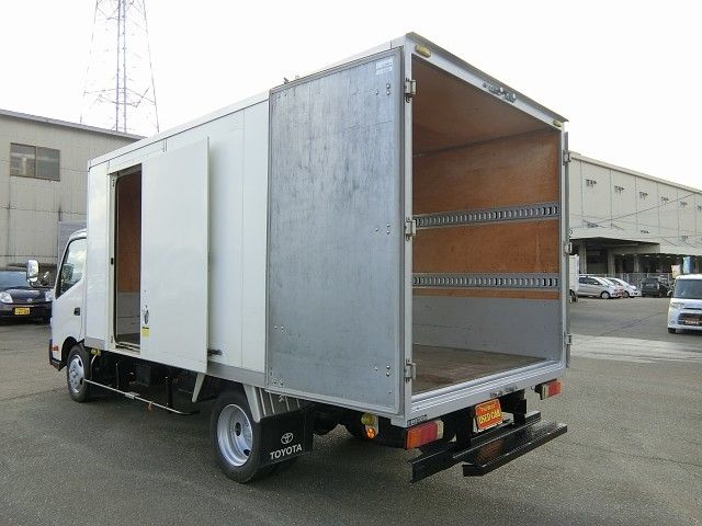 Toyota DYNA TRUCK 2013-11 13752-12