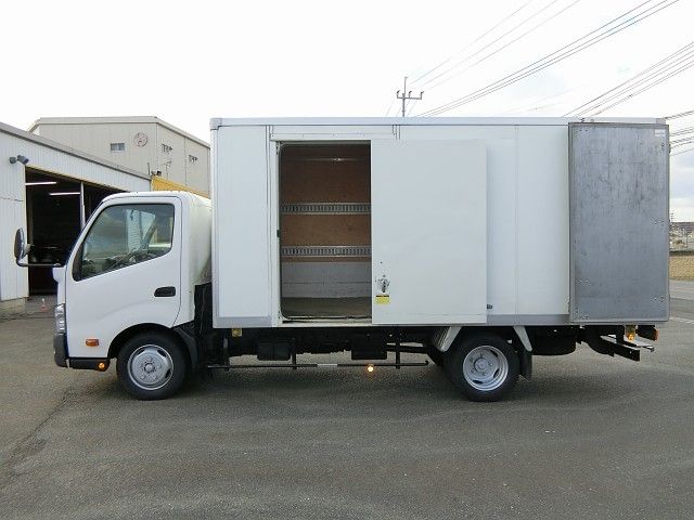 Toyota DYNA TRUCK 2013-11 13752-13