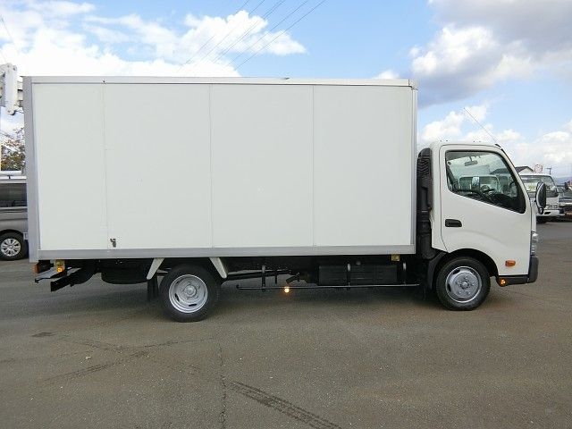 Toyota DYNA TRUCK 2013-11 13752-7