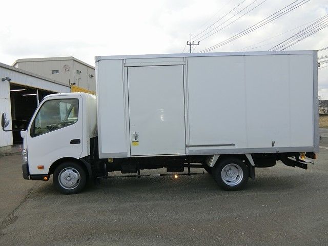Toyota DYNA TRUCK 2013-11 13752-8