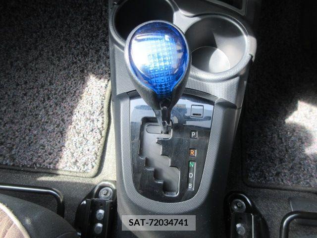 Toyota AQUA 2015-02 260720-13