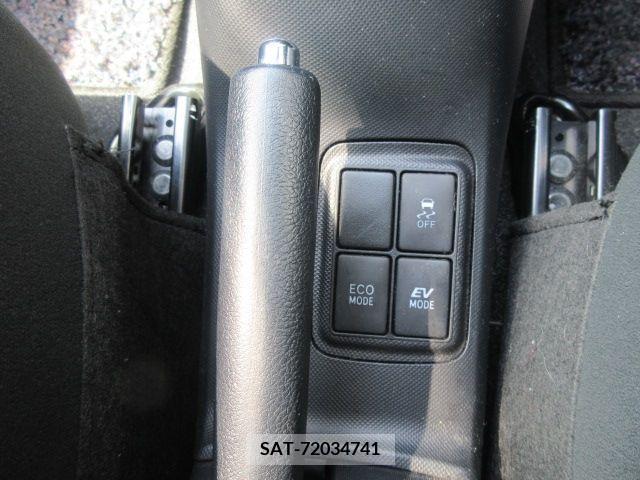Toyota AQUA 2015-02 260720-14