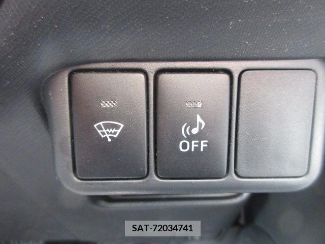 Toyota AQUA 2015-02 260720-15