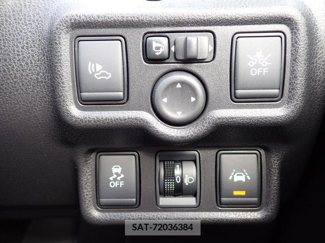 Nissan NOTE 2018-05 334973-8