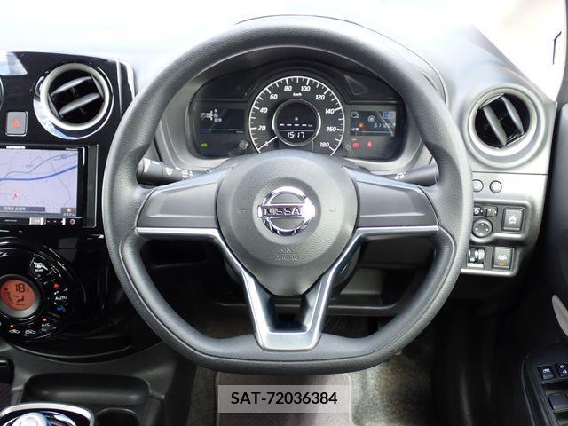 Nissan NOTE 2018-05 334973-11
