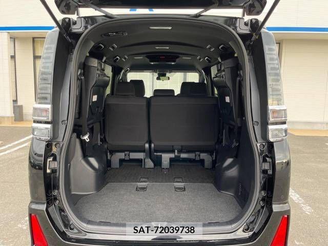 Toyota VOXY 2019-06 379636-12