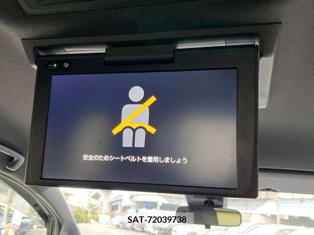Toyota VOXY 2019-06 379636-3